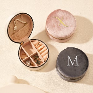 Joyero de terciopelo personalizado, regalos de dama de honor con nombre permanente, regalo de boda, bolsa de cosméticos, regalo de cumpleaños para ella, regalo del día de la madre, regalo