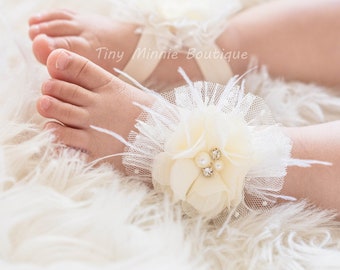 Boho Flower Barefoot Sandals Baby, Boho Baby sandals, Ivory Baby shoes, Sitter Barefoot Sandals, Boho Photo Prop, Feather Baby Shoes