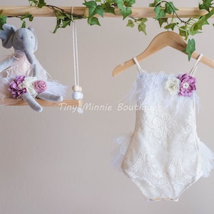 Cake Smash boho feather baby girl outfit, First Birthday Outfit Girl, Sitter romper photography, Flower girl dress