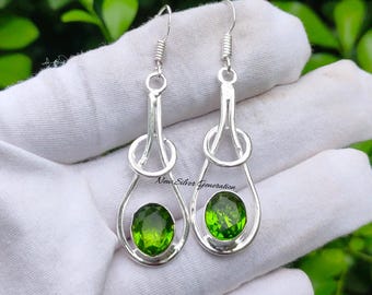 Pendientes de peridoto natural: Pendientes de plata de ley 925 hechos a mano con diseño único y múltiples piedras preciosas.