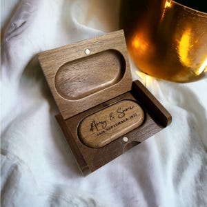 Gepersonaliseerde USB3 houten pennenhouder en doos. Walnoot, esdoorn afwerking