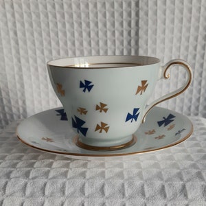 Superbe soucoupe rare Aynsley des guides, emblèmes bleu cobalt et or, porcelaine fine fabriquée en Angleterre, trèfles, trèfles