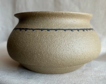 sandy gray vase II
