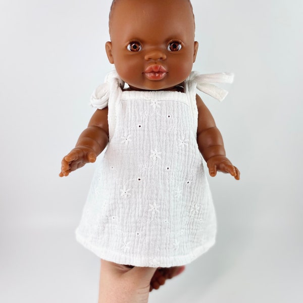 Minikane Doll vêtements. Paola Reina Gordi Vêtements de poupée. Robe en mousseline brodée blanche. Robe poupée de 34 cm, robe mousseline doll de 13 pouces faite à la main.