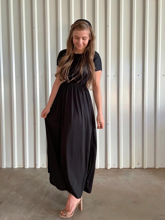OrchidDressBoutique Modest Short Sleeve Solid Black Maxi Dress with Elastic Waistband Women's Modest Dresses