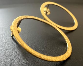 Earrings / studs made of gold-plated 925 silver - T66