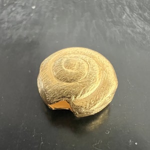 Snigel tillverkad av förgyllt 925 sterlingsilver, borstad, olika storlekar