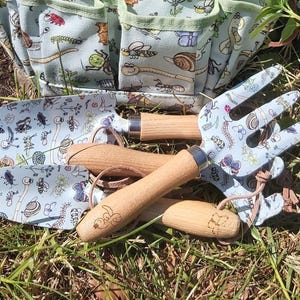 Kids 4 Piece Garden Tool Set Personalised Engraved for Left or Right Hand, Garden Tools with Gloves (optional)