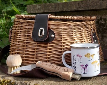 Mushroom Lover 4 Piece Gift Set, Personalisable Mushroom Gathering Basket with Mushroom Knife, Mushroom Brush, and UK Mushrooms Enamel Mug