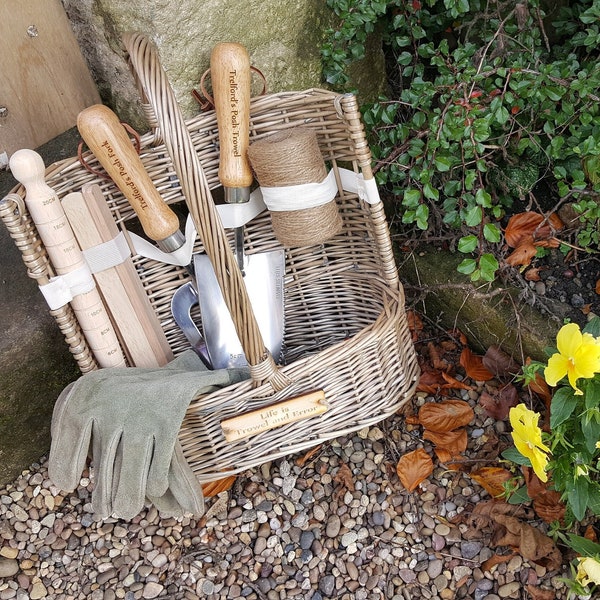 Coffret cadeau de jardin britannique classique Trug de jardin personnalisé avec outils, cadeau de retraite d'entreprise personnalisé