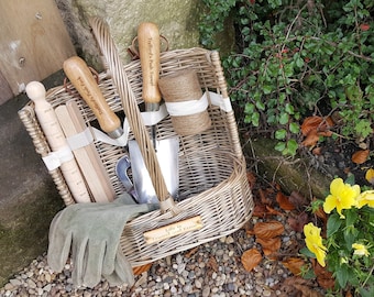 Coffret cadeau de jardin britannique classique Trug de jardin personnalisé avec outils, cadeau de retraite d'entreprise personnalisé