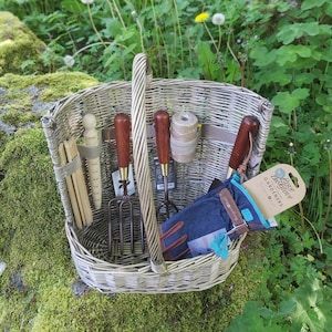 British Garden Gift Set Personalised 12 Piece Extra Large Garden Trug with National Trust Tool Set and Accessories (Denim)