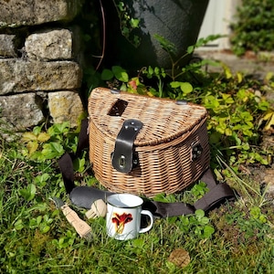 Mushroom Lover 4 Piece Gift Set, Personalisable Mushroom Gathering Basket with Mushroom Knife, Mushroom Brush, and Mushroom Mug