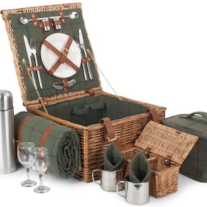 Personalisierbarer grüner Tartan-Picknickkorb für 2 Personen, klassischer britischer Picknickkorb für zwei Personen, Picknickkorb mit abgestimmtem Zubehör
