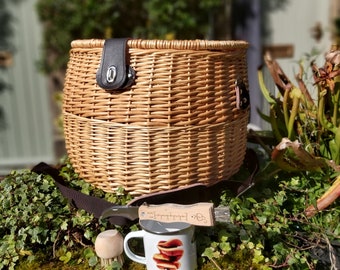 Mushroom Lover 4 Piece Gift Set, Extra Large Personalisable Mushroom Gathering Basket with Mushroom Knife, Mushroom Brush, and Mushroom Mug