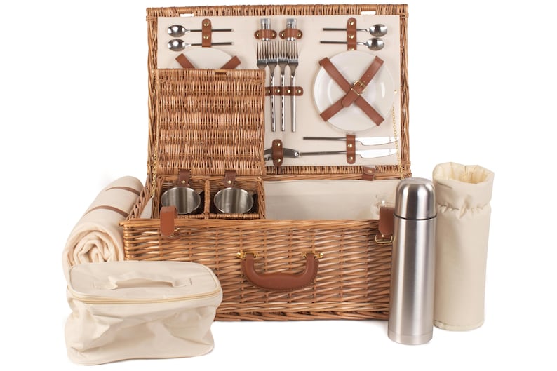 Personalisable 4 Person Deluxe Picnic Basket, Quintessential British Picnic Hamper for Four, Picnic Basket with Coordinated Accessories image 1