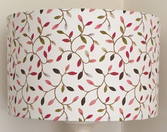 ABAT-JOUR FEUILLE MAIN, abat-jour floral, abat-jour design, tissu Fryetts Juliet Chintz, abat-jour tambour, abat-jour cylindre