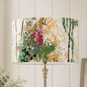 Abażur WOODLAND BIRCH & WILD Orchid wykonany ręcznie, abażur designerski, abażur materiałowy, abażur bębnowy