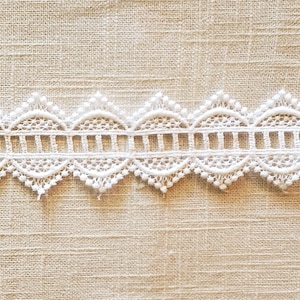 Vintage 1 3/4&quot; White Ribbon Insertion Lace Sold By The Yard Made In The USA Decorative Sewing Trim Scalloped Venice Guipure Bobbin Applique