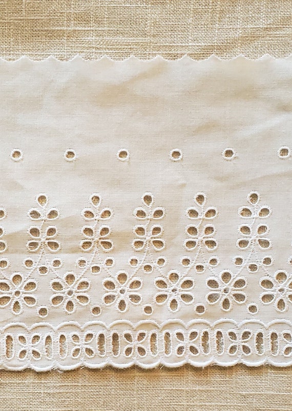 Vintage 6 1/2 White Eyelet Lace Sold by the Yard Made in the USA Decorative  Sewing Trim Scalloped Venice Chantilly Guipure Bobbin Applique -  Canada