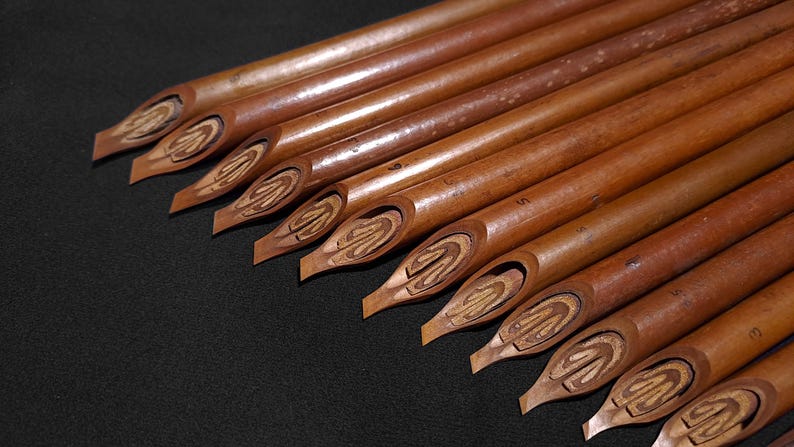 Premium Handam Bili calligraphy pens for artists seeking authentic traditional writing tools.