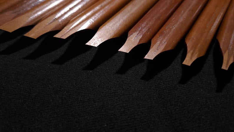 Broad-edge Handam Bili pens designed for bold Arabic script strokes and decorative khat styles.