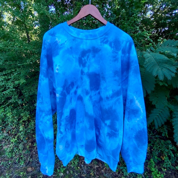 Tattered Long Sleeve Tie-Dye Sweatshirt - Blue