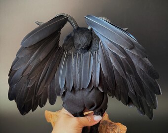 黒ヤギのアートドール、ゴシックヤギ、翼付きぬいぐるみ黒ヤギ