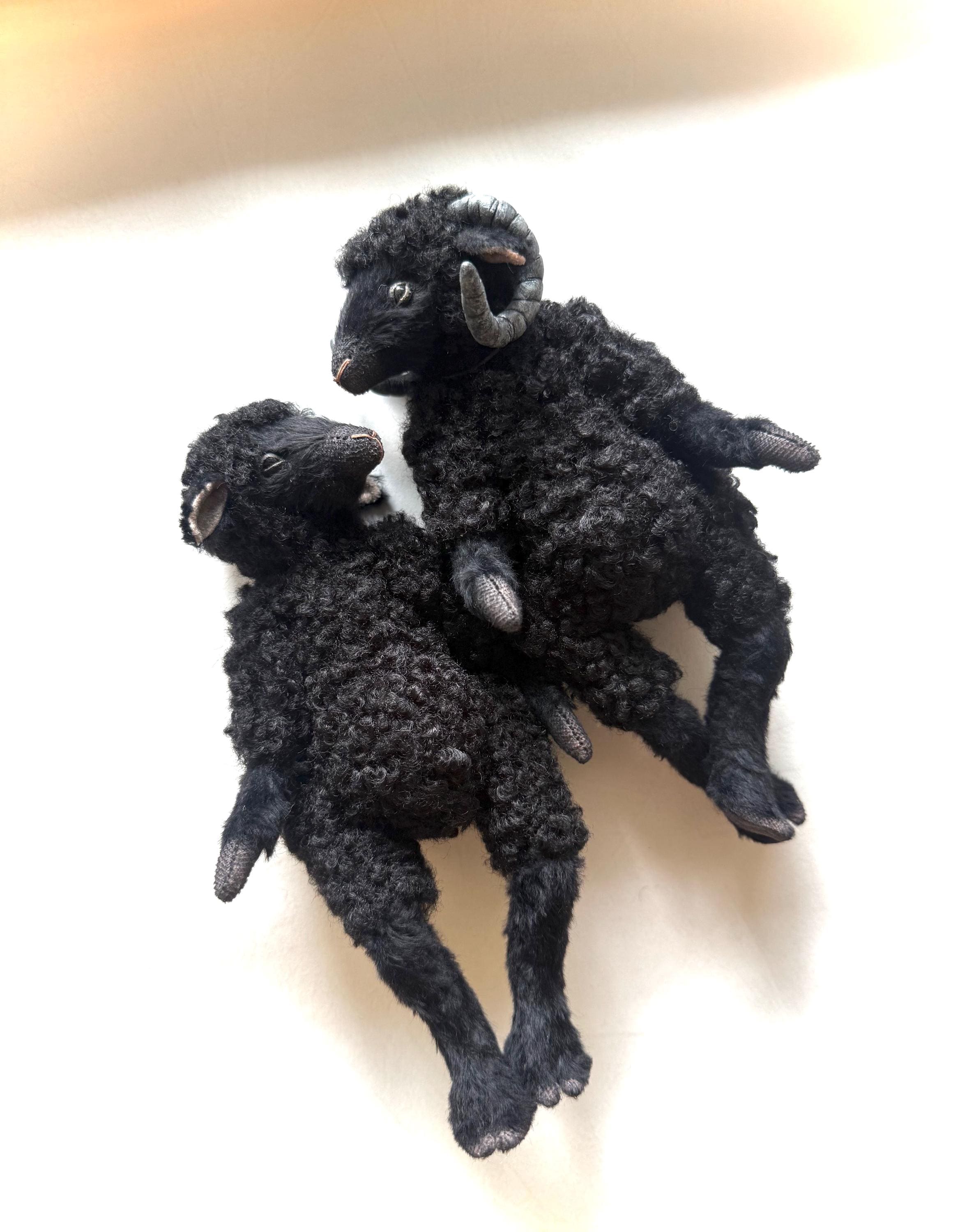 黒い羊、黒い雄羊、羊のアートドール、農場の動物、ぬいぐるみ、羊の