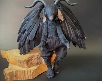 黒ヤギのアートドール、ゴシックヤギ、翼付きぬいぐるみ黒ヤギ