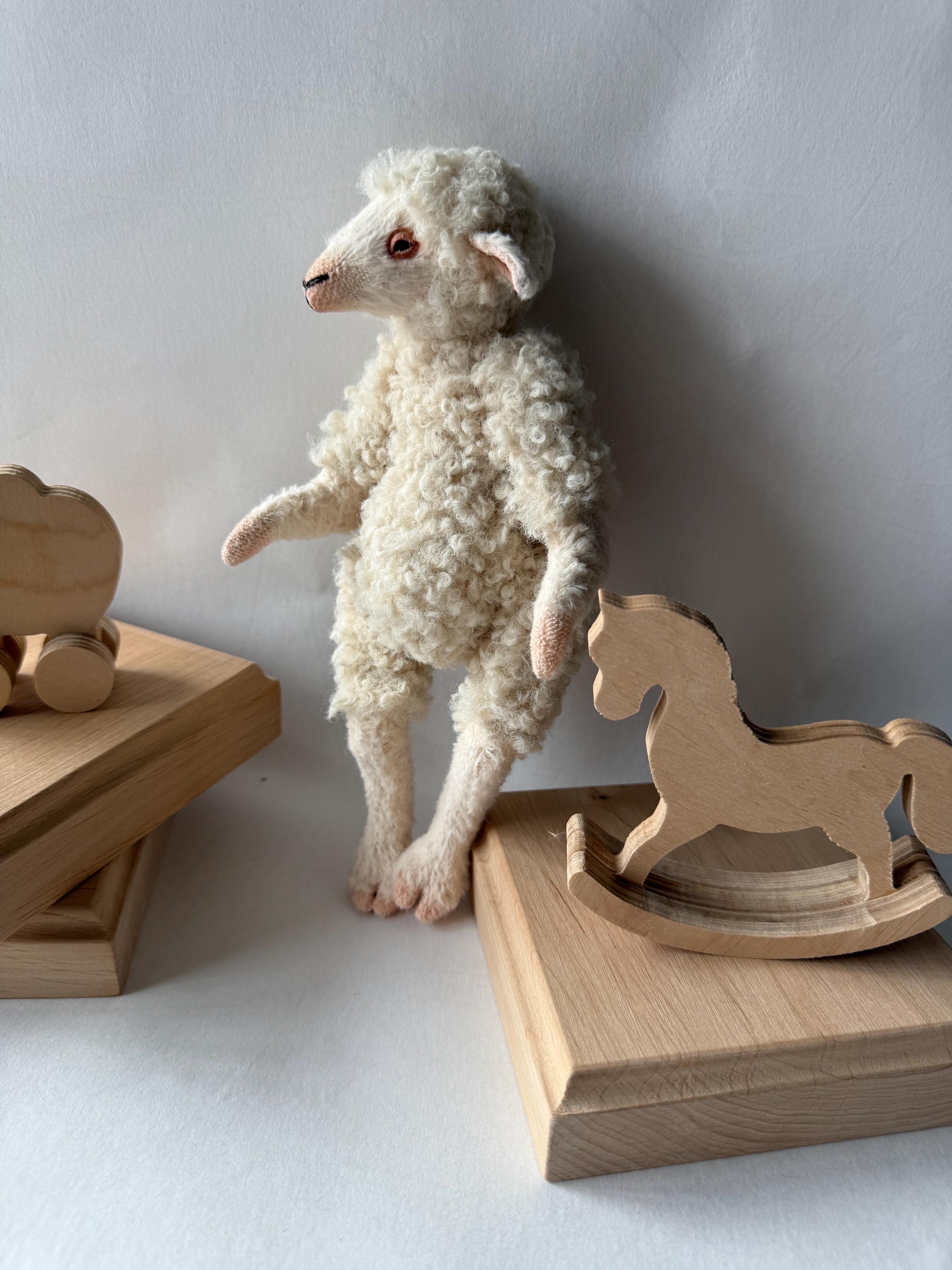 羊のアートドール、雄羊、テディ羊、ぬいぐるみ羊、ぬいぐるみ動物