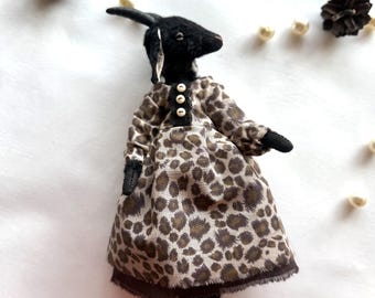 ドレスを着たヤギのアートドール、手作りのカスタムヤギ人形