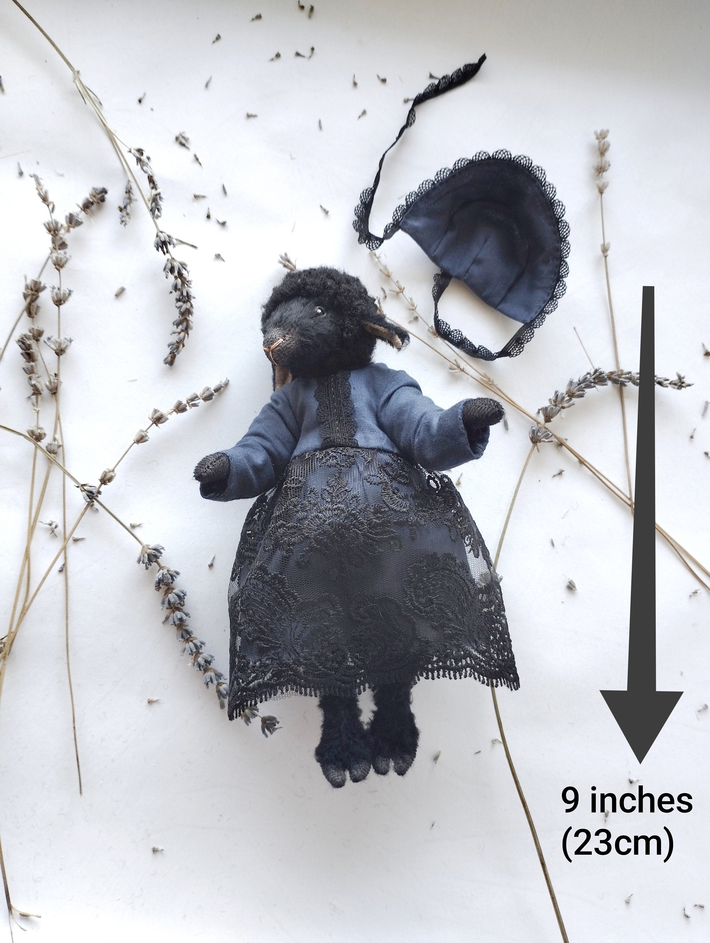 黒羊のアートドール、テディベアの羊、ぬいぐるみの羊、動物の