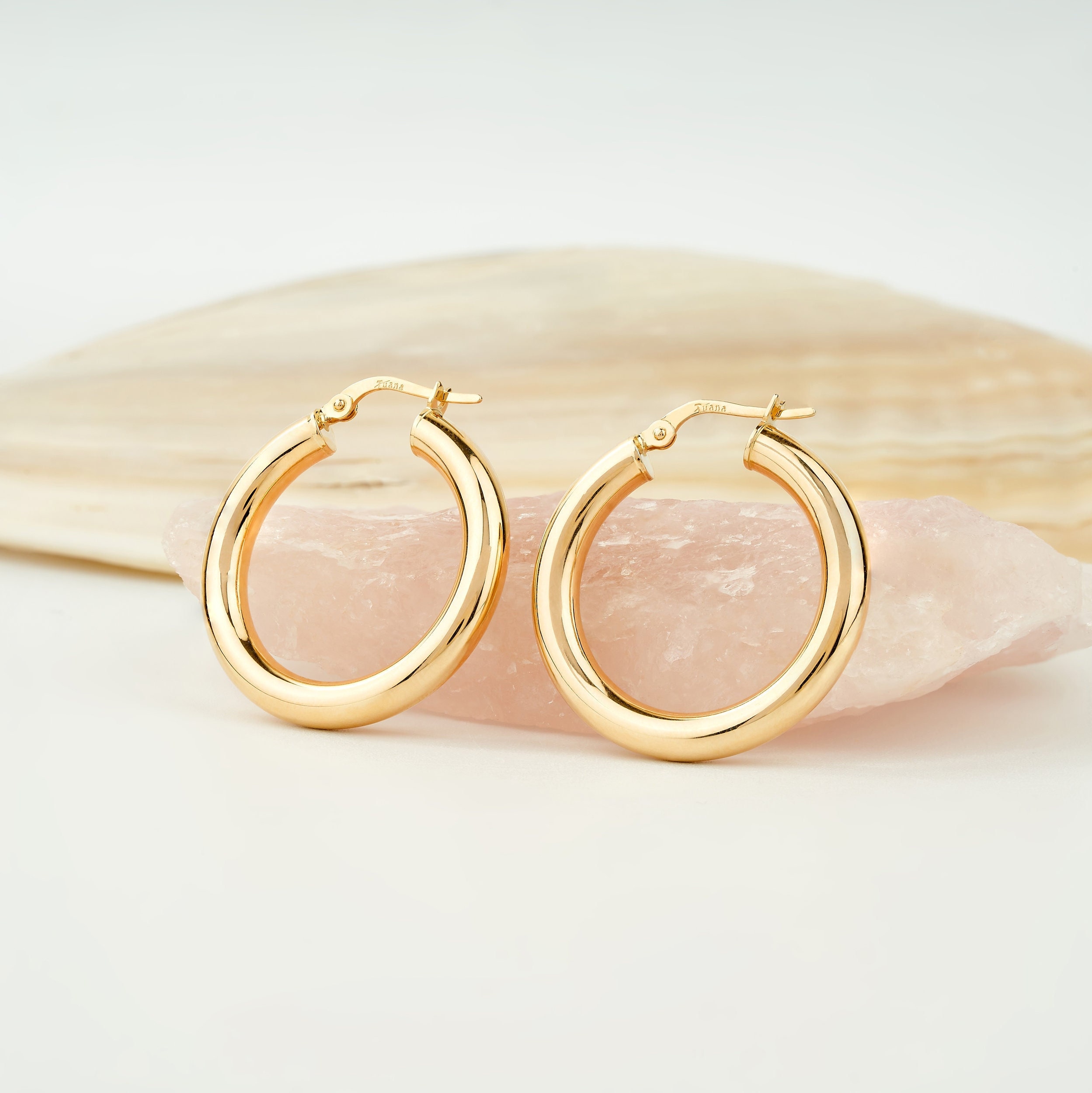あい　Classic Hoops Thick Small Gold Untitled_Design_3f56c9c4-ef3e-