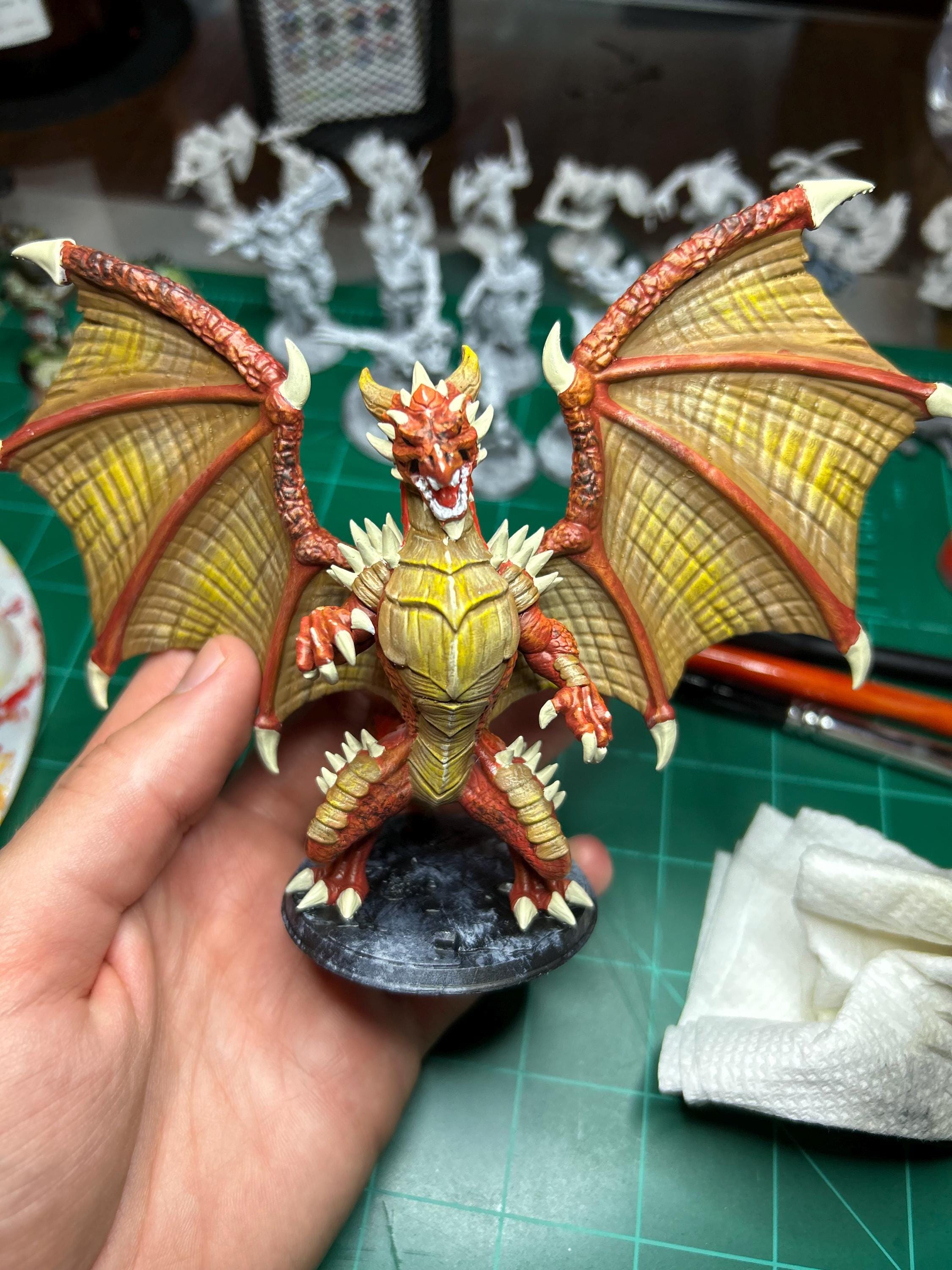 スタンディングドラゴンミニチュア | 樹脂製RPGフィギュア、RN Estudio