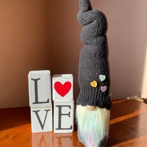Valentine&#39;s Day Conversation Hearts Gnome