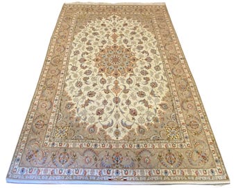 Antique Isfahaan Wool Rug 7x10: Silky Low Pile