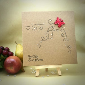 Bonjour cartes de vœux - Pack de 6 cartes de notes faites à la main. Dessiné à la main. Papillons et fleurs en bois peints à la main. 5" x 5"