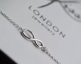 Silver Necklace - Infinity Necklace - Kiss London UK - FREE Gift Wrap & Delivery