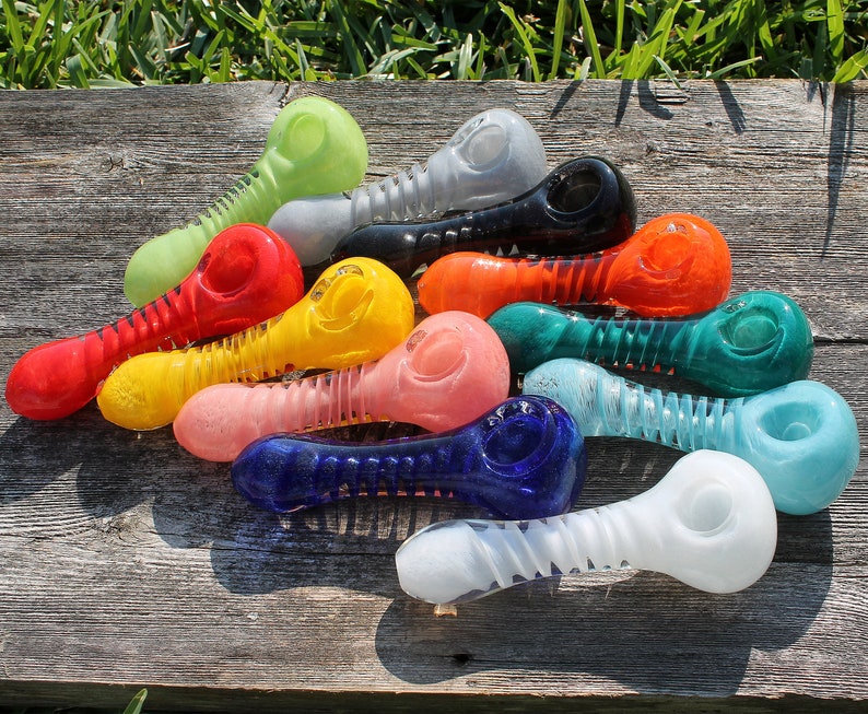 4.5 Heavy Duty Glass Smoking Pipe Spiral Tobacco Bowls for Smoke Bowl