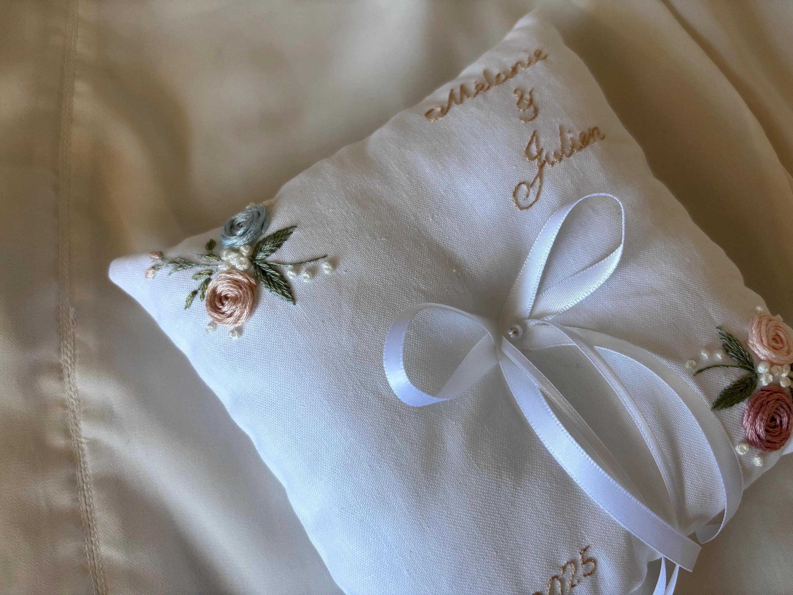 Cuscino per Fedi Nuziali, Porta Fedi Matrimonio, 20 * 20cm Cuscino per Anello Nuziale con Fiocco in Raso con Diamanti a Doppio Cuore per Accessori per Matrimonio (Blu