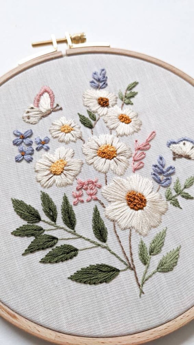 Embroidery kit for beginners spring bouquet of flowers. image 8