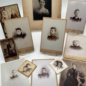 Lote antigo/vintage de cartões de retrato de gabinete, tamanhos variados, senhoras, casamento, irmãs