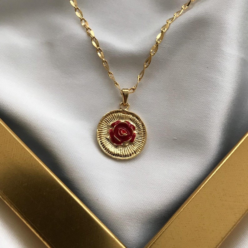 Gift for Mom Necklace for Mom Lana Del Rey Necklace Mother/'s Day Gift Minimalist Gold Plated Red Rose Necklace Locket Necklace