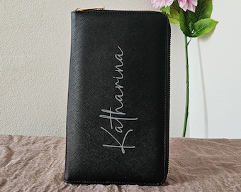 Schmuck Reiseetui mit Name aus Saffiano Kunstleder | Personalisierte Schmucktasche mit Samtfutter