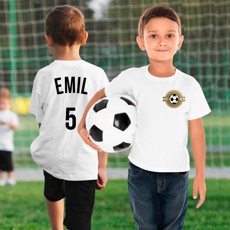 Geburtstagsshirt Fussball Junge Langarm Geburtstags T-Shirt personalisiert mit Zahl und Namen Geschenk 2 3 4 5 6 7 8 9 Jahre Bild 1