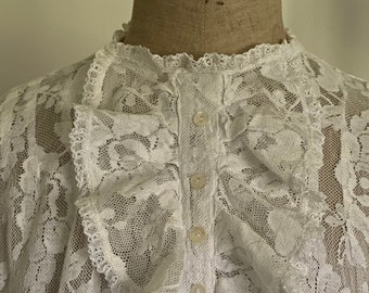 Vintage Lace Blouse With Frilled Front Placket And Mother Of Pearl Buttons. Beautiful Floral Lace. 1940s.