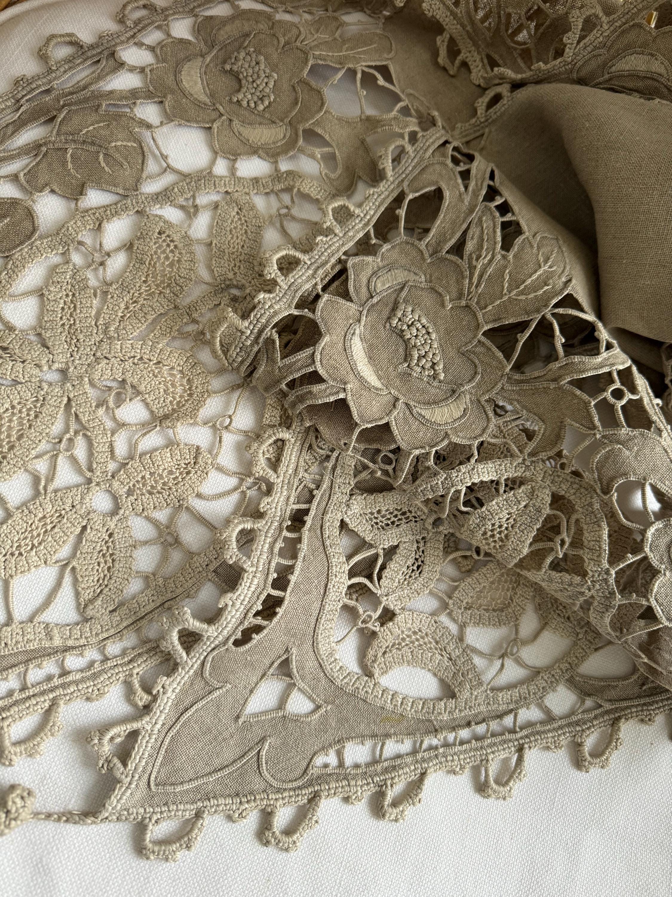 新品未使用　スイス製　テーブルクロス　レース　フランス刺繍　チュールレース 楽天市場】テーブルランナー フランスの通販 スイス製 テーブルクロス