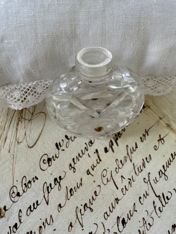Antique Cut Glass Perfume Bottle With Amber Stone… - image 8