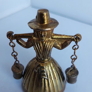 Brass Dutch/welsh milk maid bell with pail clappers 7cm tall